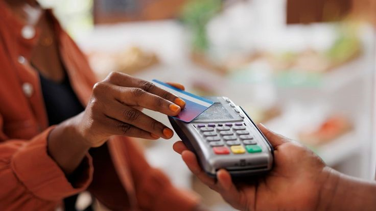 Le prochain standard bancaire en Afrique ne sera pas simplement digital — il devra être fluide, mobile et orchestré